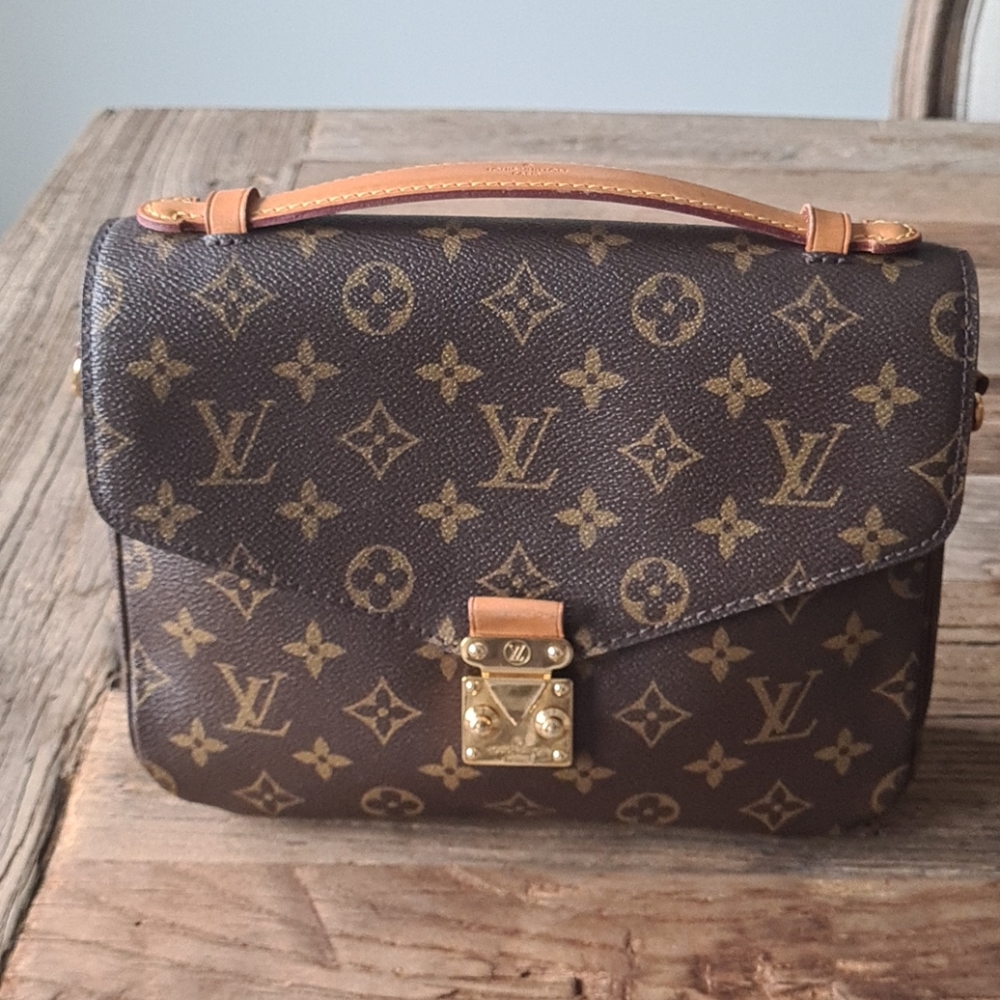 Hand bag